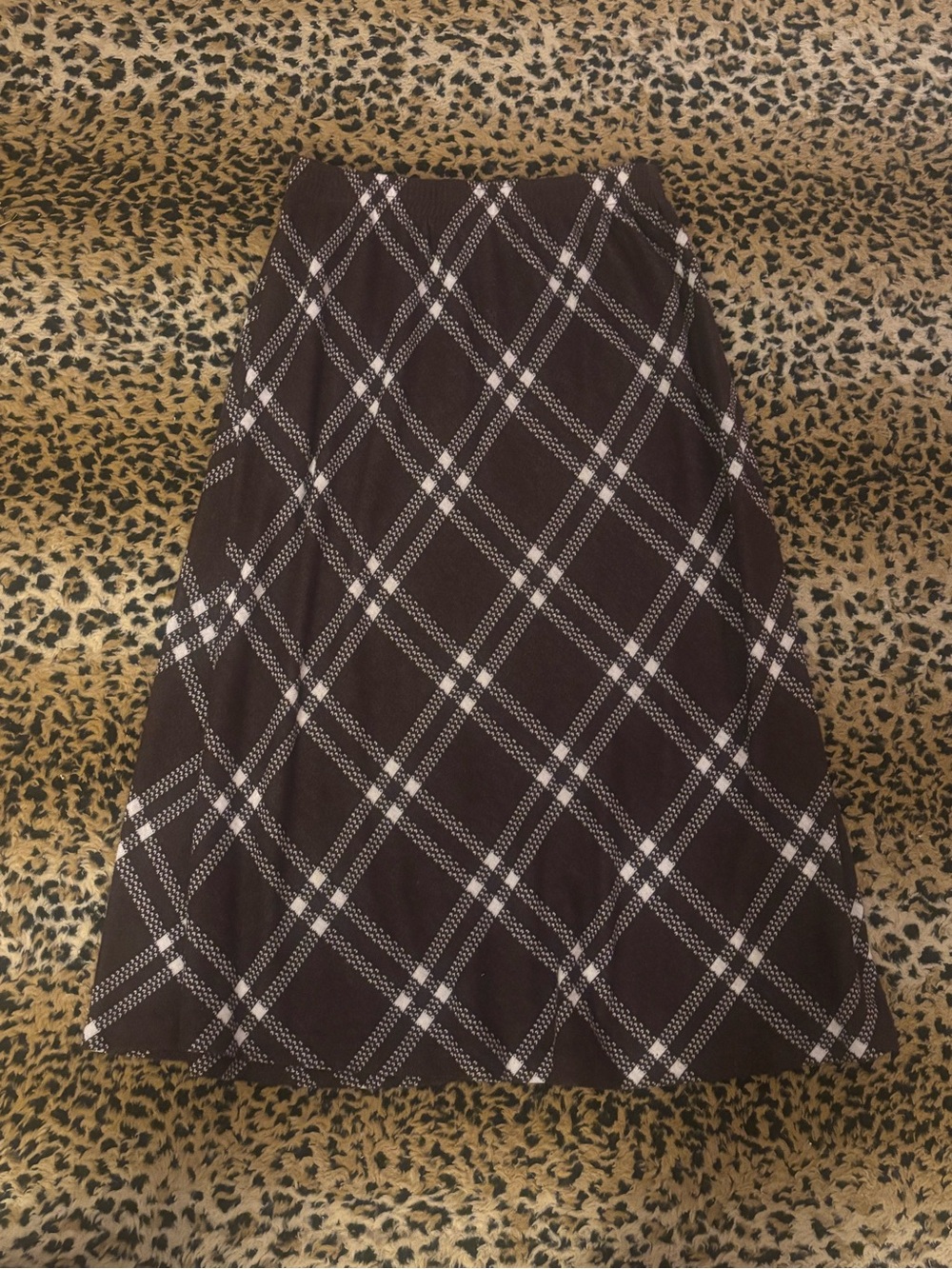 size medium brown plaid/gingham print maxi skirt